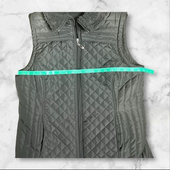 Denim & Co. Zip Front Quilted Vest with Faux Sherpa Lining Size Medium - Picture 5 of 8